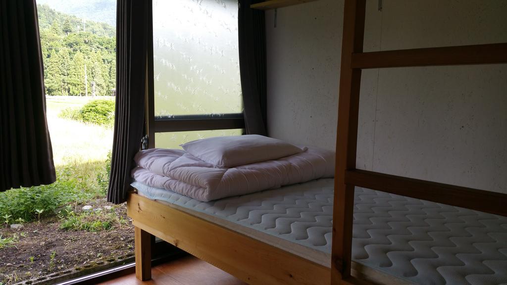 Guesthouse Anthut Shirakawa  Exterior photo
